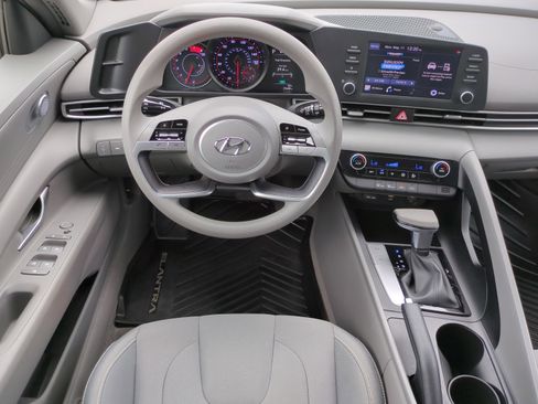 Certified 2023 Hyundai Elantra SEL FWD image 13