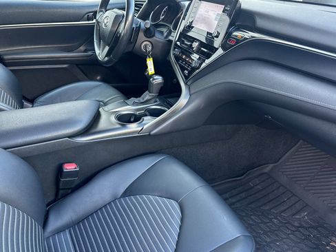Used 2021 Toyota Camry SE FWD image 18