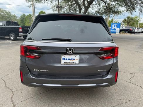 Certified 2026 Honda Odyssey Touring image 5