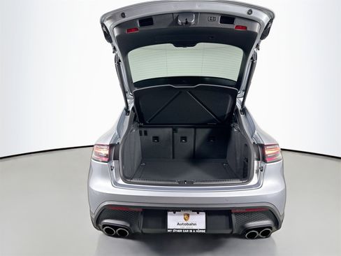 Certified 2025 Porsche Macan image 45