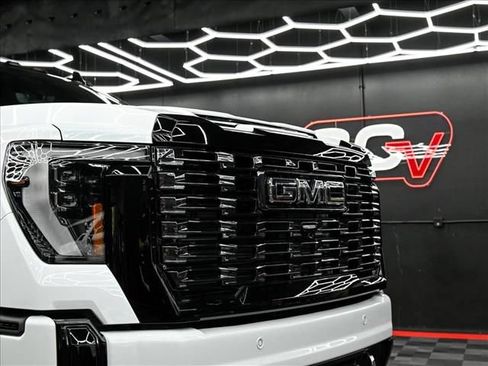 New 2026 GMC Sierra 2500 Denali Ultimate AWD/4WD image 18