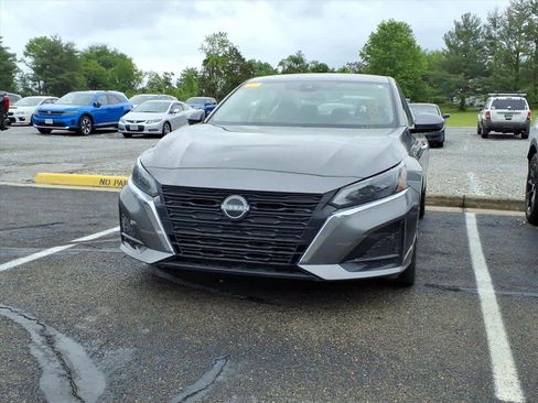 Used 2023 Nissan Altima 2.5 SV FWD image 4