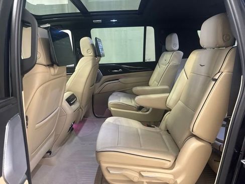 Used 2023 Cadillac Escalade ESV Premium Luxury w/ Performance Package AWD/4WD image 17