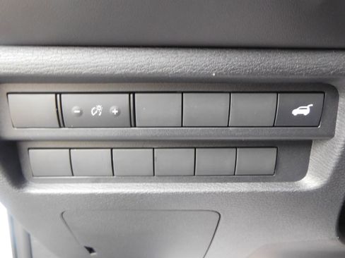 New 2025 Mitsubishi Outlander SE image 15