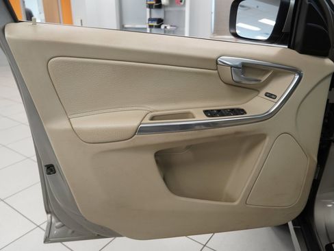 Used 2014 Volvo XC60 T6 image 5