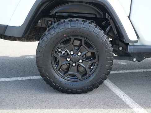 Used 2021 Jeep Gladiator Sport AWD/4WD image 46