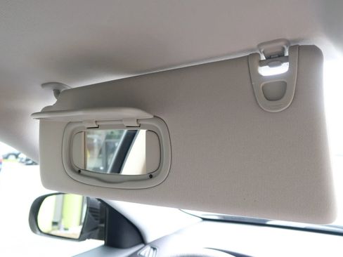 Used 2019 Jeep Cherokee Latitude w/ Popular Appearance Group image 40