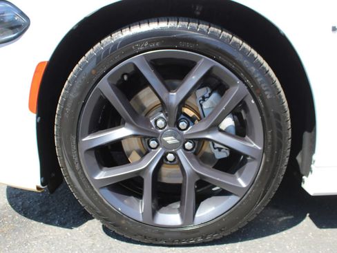 Used 2021 Dodge Charger R/T w/ Plus Group RWD image 4