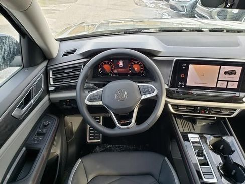 New 2026 Volkswagen Atlas Peak Edition image 9
