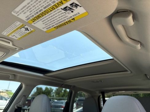 Used 2024 Subaru Forester Premium AWD/4WD image 23