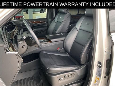 Used 2024 Cadillac Escalade Luxury RWD image 27