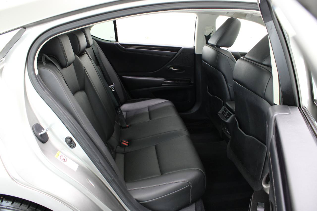 Used 2019 Lexus ES 350 w/ Premium Package FWD image 39