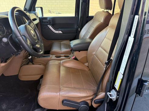 Used 2011 Jeep Wrangler Unlimited Sahara w/ Trailer Tow Group image 13