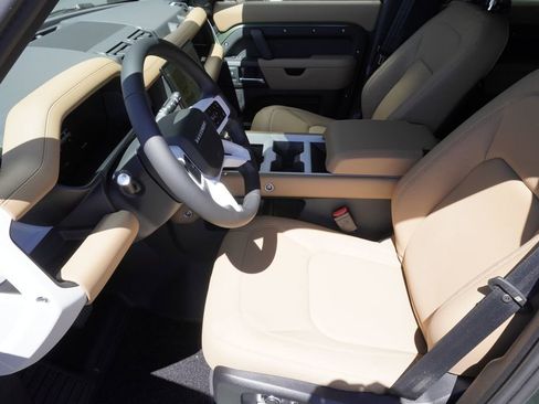 New 2026 Land Rover Defender 130 X-Dynamic SE AWD/4WD image 19