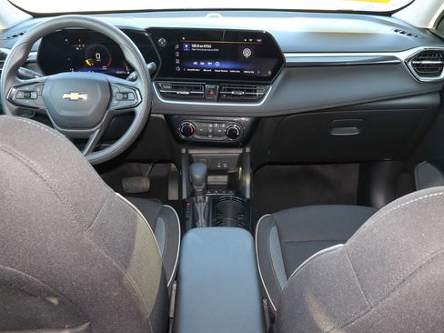 Used 2025 Chevrolet TrailBlazer LT AWD/4WD image 10
