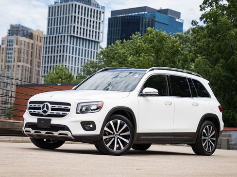 Used 2023 Mercedes-Benz GLB 250 4MATIC image 1