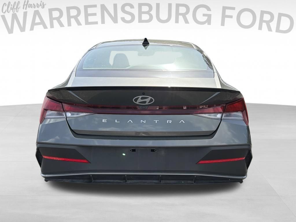 Used 2026 Hyundai Elantra Sport FWD image 6
