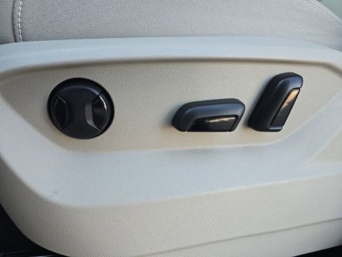 New 2026 Volkswagen Atlas SE image 15