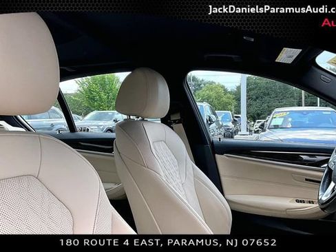 Used 2021 BMW 530e xDrive w/ Premium Package AWD/4WD image 7