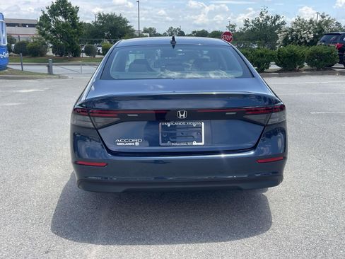 Used 2023 Honda Accord EX image 5