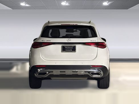 Used 2026 Mercedes-Benz GLC 300 4MATIC image 9