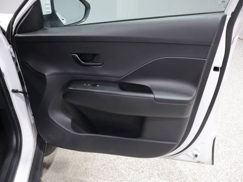 Used 2025 Hyundai Kona SEL FWD image 22