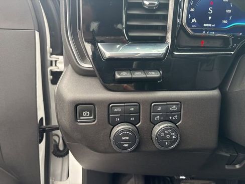 Used 2024 Chevrolet Silverado 2500 LTZ w/ LTZ Convenience Package image 11