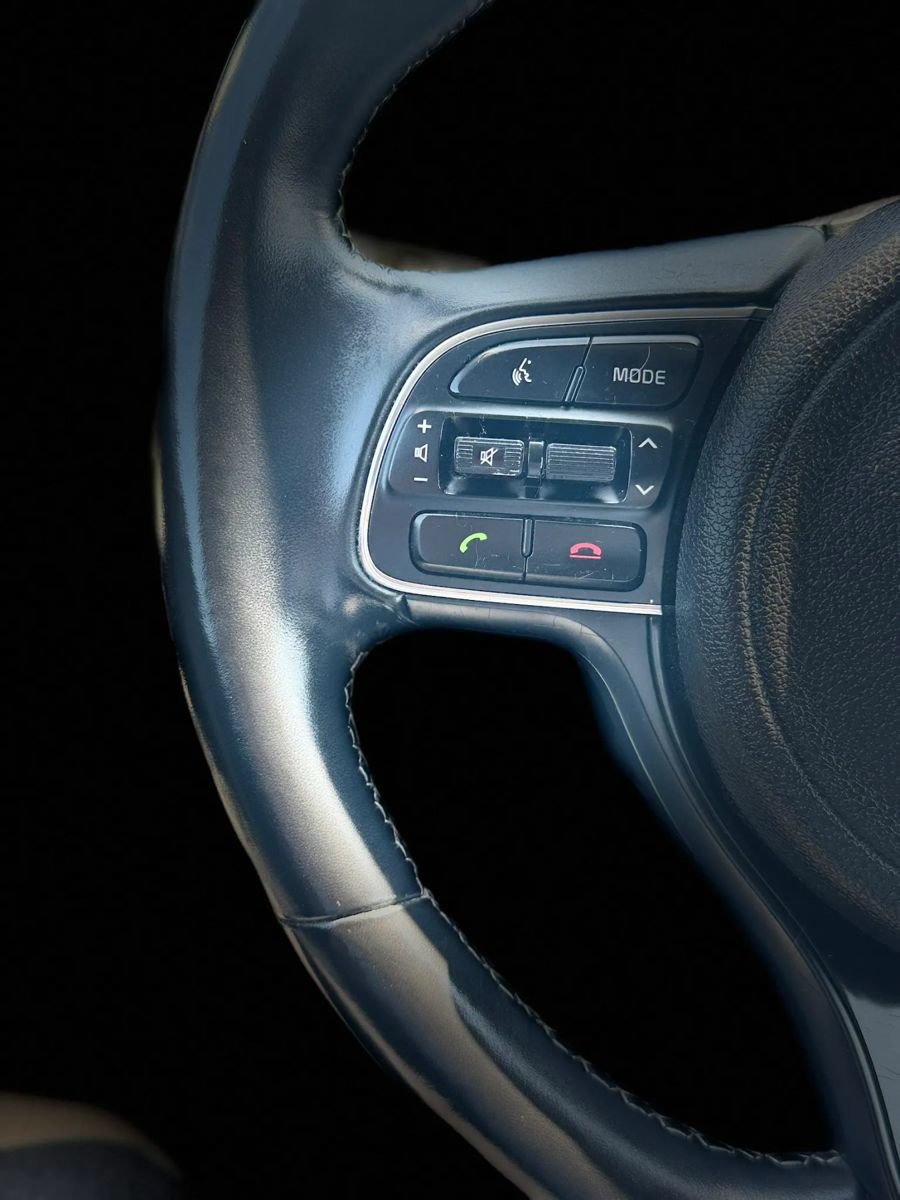 Used 2017 Kia Niro Touring w/ Advanced Technology Package FWD image 37