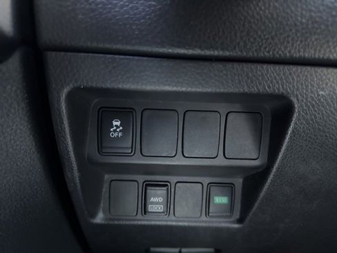 Used 2018 Nissan Rogue Sport S image 24