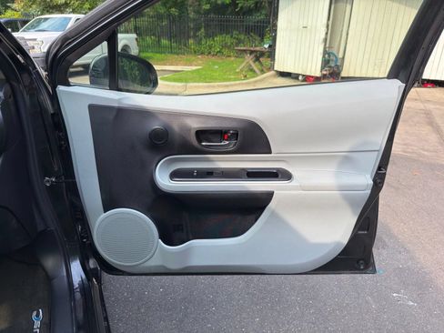 Used 2014 Toyota Prius C Three FWD image 15
