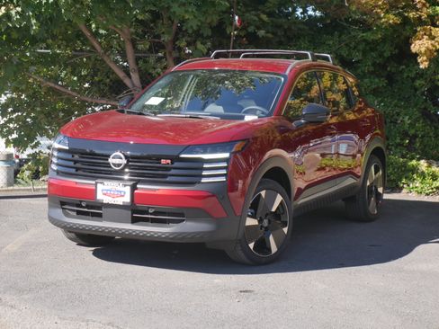 New 2026 Nissan Kicks SR w/ Cold Weather Package image 2