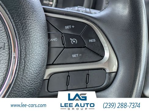 Used 2022 Jeep Renegade Latitude AWD/4WD image 20
