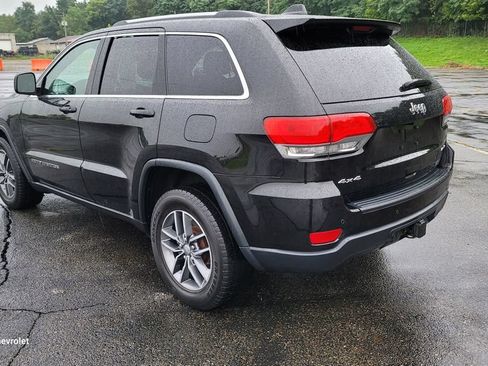 Used 2018 Jeep Grand Cherokee Laredo AWD/4WD image 9