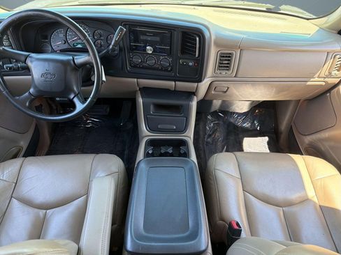 Used 2002 Chevrolet Avalanche 4x4 w/ Off-Road Suspension Pkg image 17