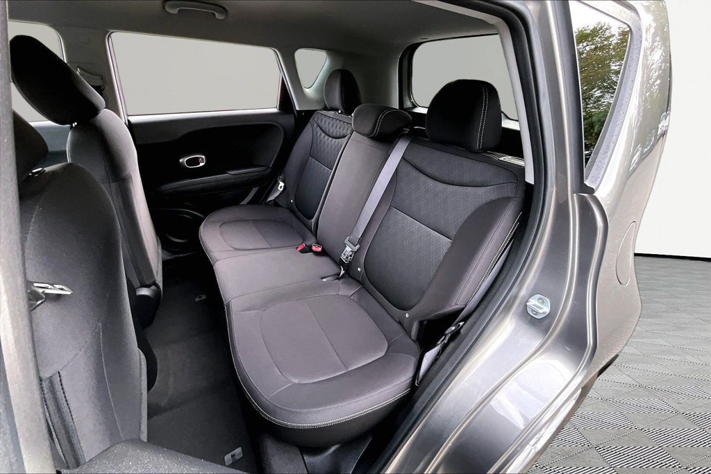 Used 2016 Kia Soul FWD image 17