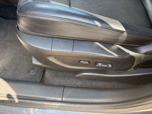 Used 2018 Chevrolet Trax LT w/ LT Convenience Package image 12