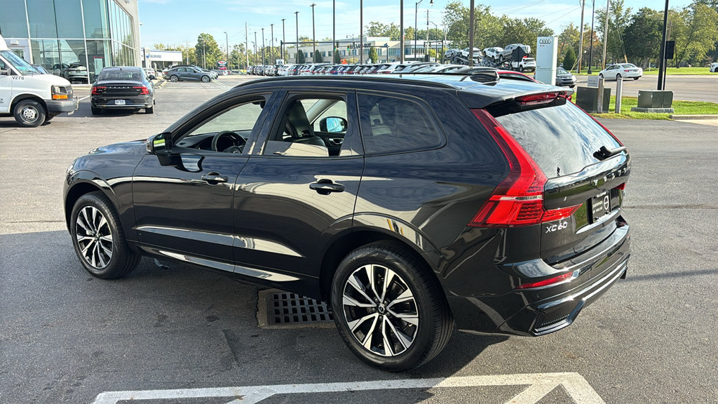 Certified 2024 Volvo XC60 B5 Core w/ Climate Package AWD/4WD image 4