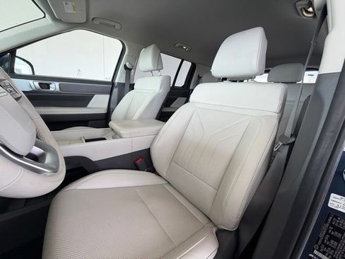 Used 2025 Hyundai Santa Fe SEL FWD image 27