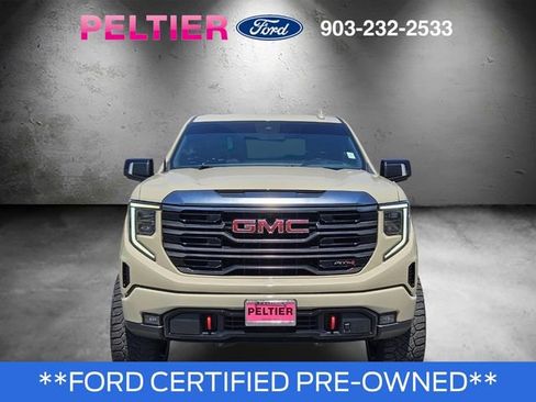 Used 2022 GMC Sierra 1500 AT4 w/ AT4 Preferred Package AWD/4WD image 2