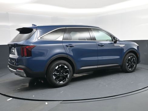 New 2026 Kia Sorento S image 4