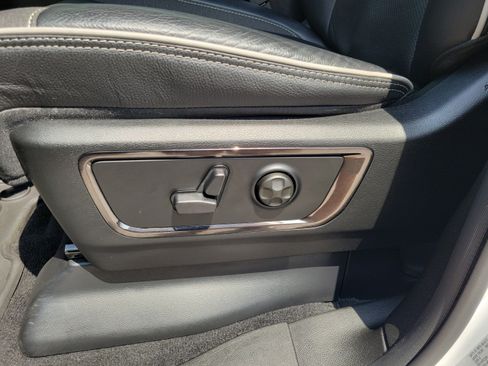 Used 2025 RAM 1500 Limited AWD/4WD image 18