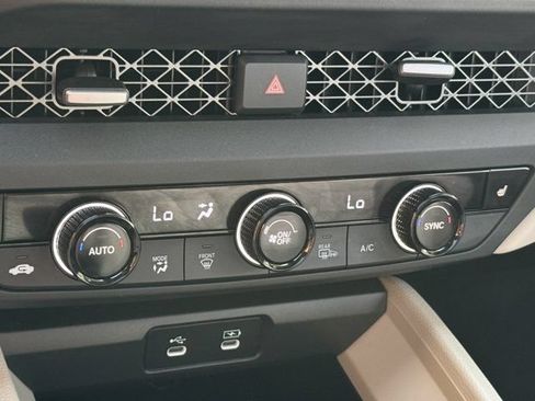 Used 2025 Honda Accord SE image 12