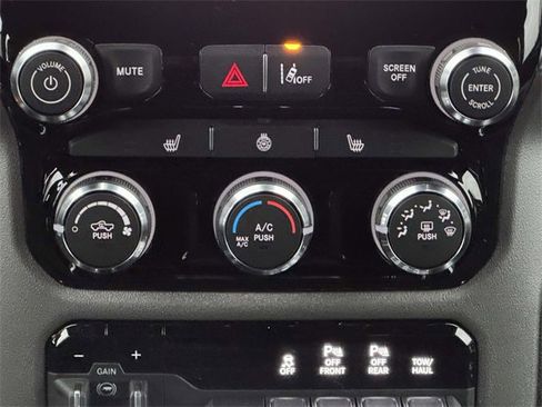 New 2026 RAM 1500 4x4 Crew Cab image 5