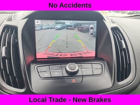 Used 2017 Ford Escape SE w/ Equipment Group 201A FWD image 3