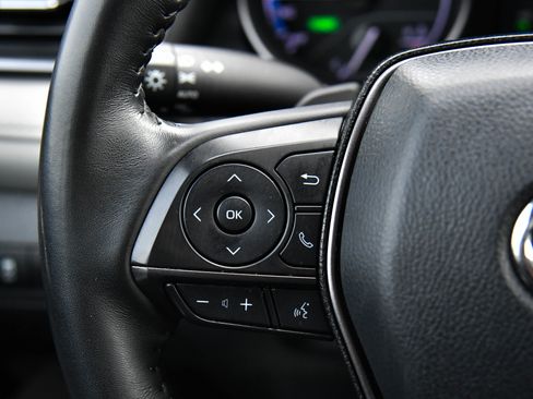 Used 2024 Toyota Camry SE image 30