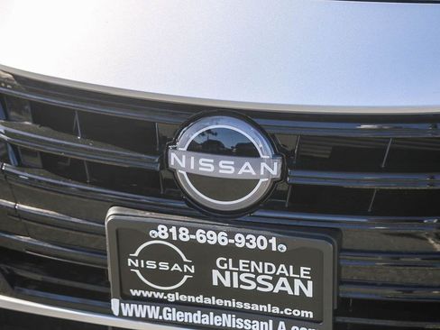 Used 2025 Nissan Versa S w/ Trunk Package FWD image 5