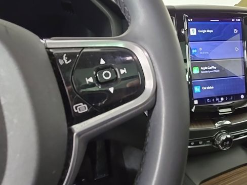 Certified 2023 Volvo XC60 B5 Plus w/ Protection Package Premier image 24