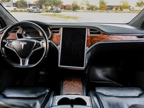 Used 2017 Tesla Model X 75D image 16