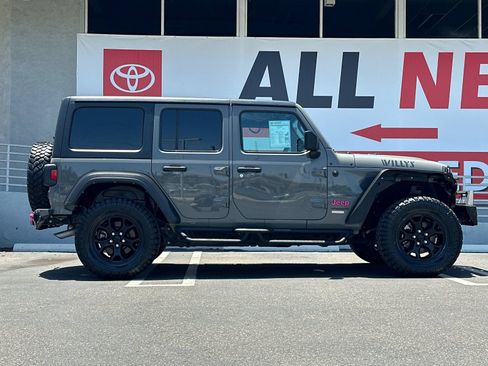 Used 2021 Jeep Wrangler Unlimited Sport AWD/4WD image 6