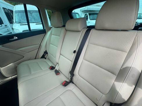Used 2013 Volkswagen Tiguan SE image 11